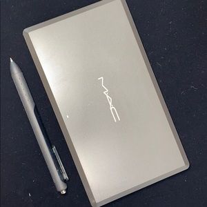 MAC 15 Well Eyeshadow Palette (Eyeshadow not incl)